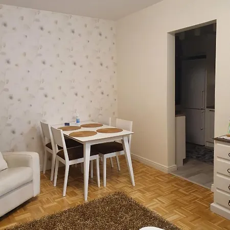 Apartman Kaunis Valoisa 3 Krs Pikkukaksio Koivukylae